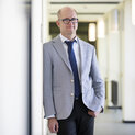 Porträtfoto Prof. Dr. Hendrik Hakenes