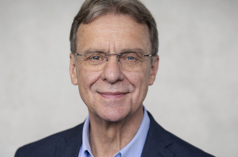 Porträtfoto Prof. Dr.-Ing Ulrich Rückert